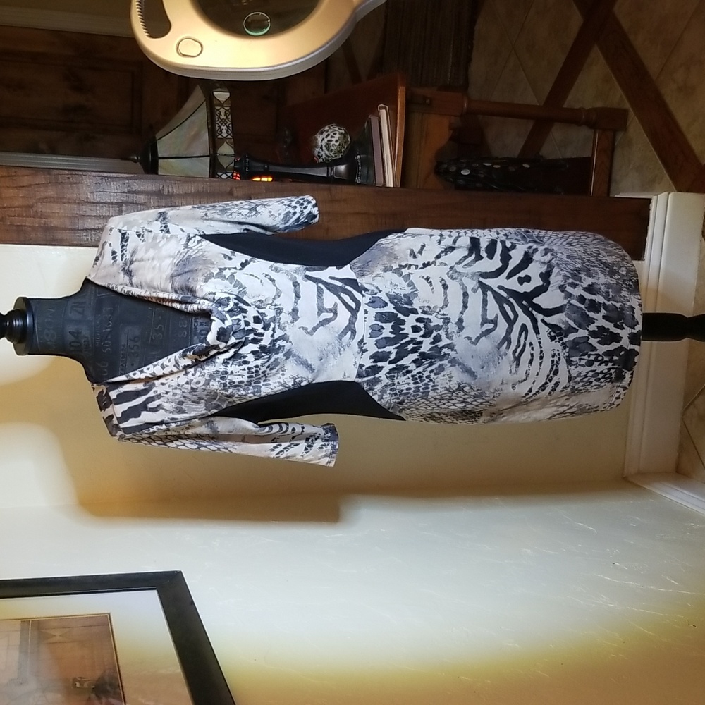 A U W Dress